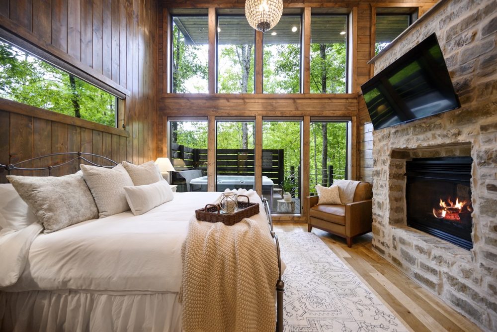 Hart to Hart Cabin Main Image