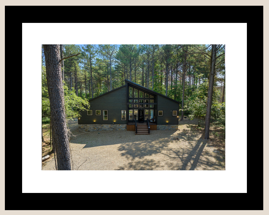 Holy Guacamole: Cozy Family Cabin with Hot Tub, Fire Pit, Bunks, Arcade, and Lakeside Fun