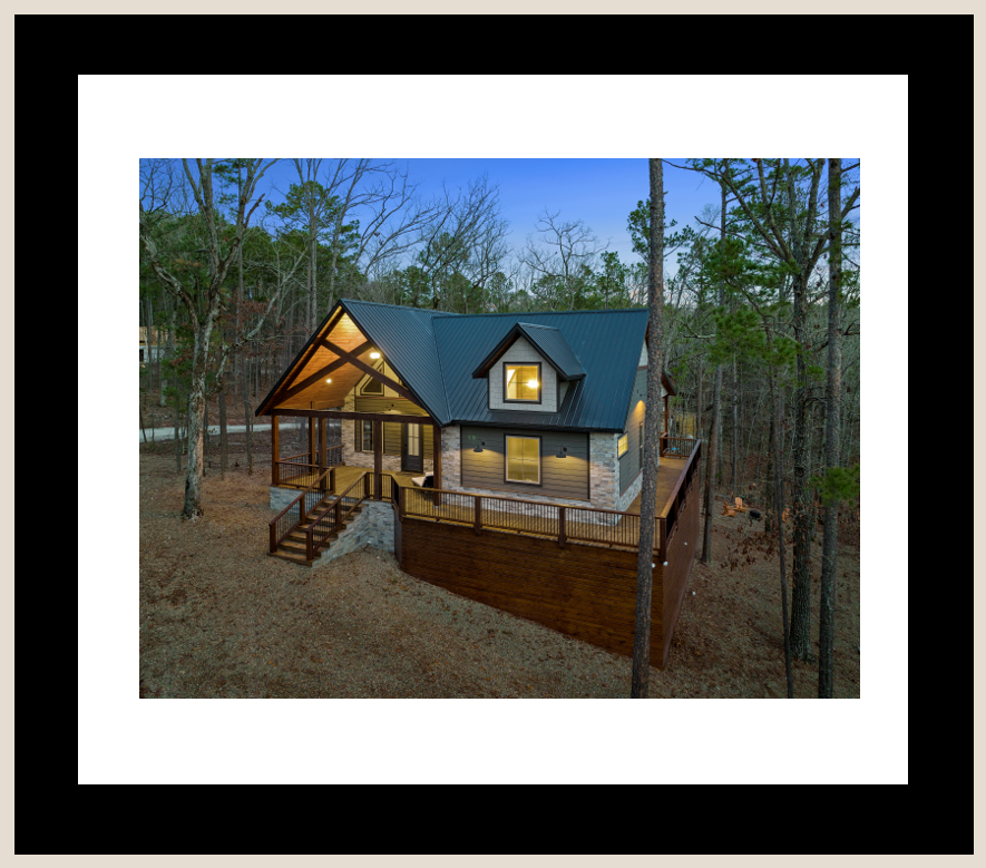 Caspian’s Cottage: An Upscale Cottage Surrounded by Woodland Serenity