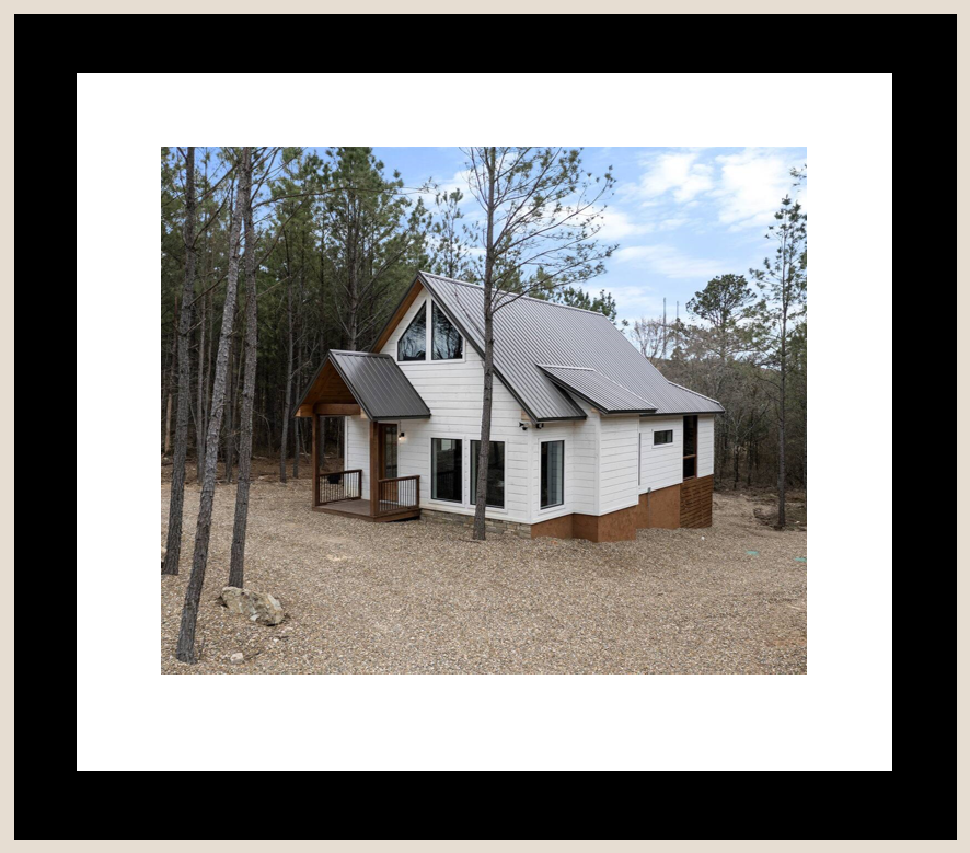 Toasted Pines: A Serene Retreat Surrounded by Pine Trees