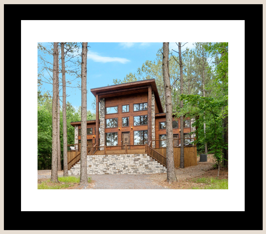 Pickleberry Lodge: Rustic Luxury Awaits