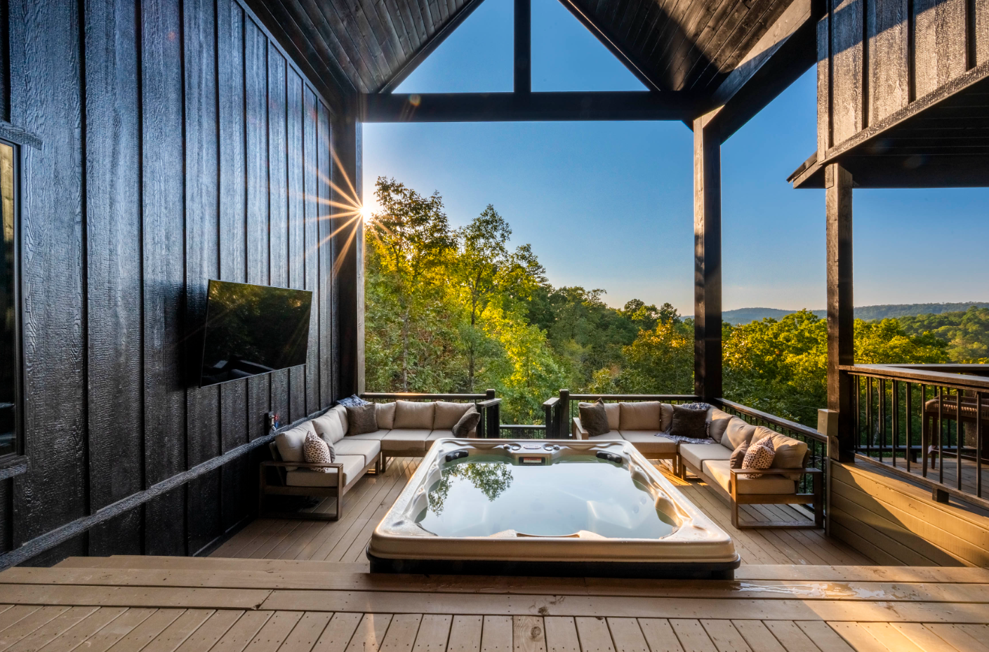 The Timberline Cabin: Unwind in the hot tub, surrounded by nature and endless horizons. Cheers to pure relaxation!